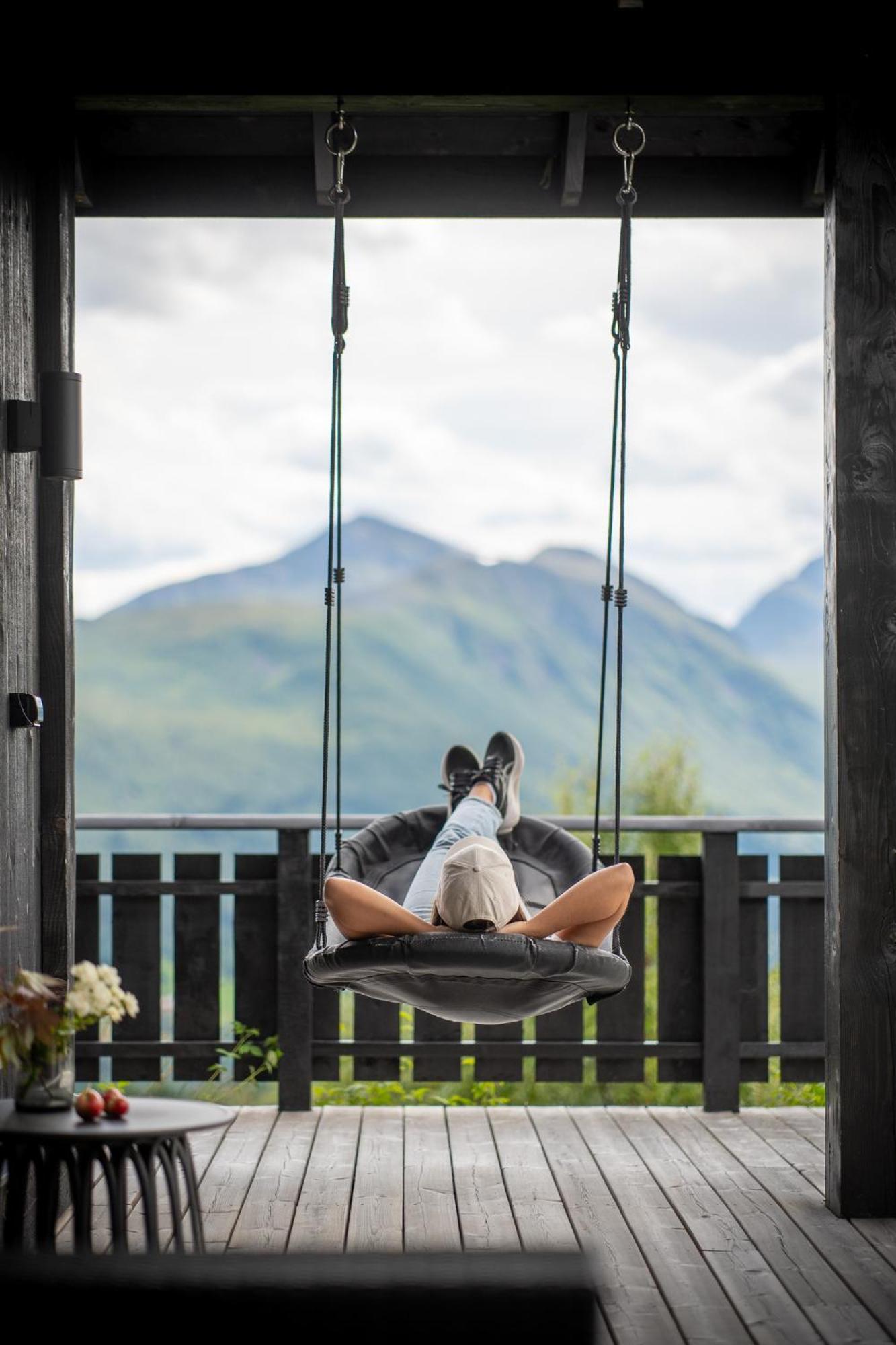 Luxurious 5-Bedroom Mountain Chalet With Sauna, Panoramic Views, And Two Full Bathrooms Stranda  Buitenkant foto